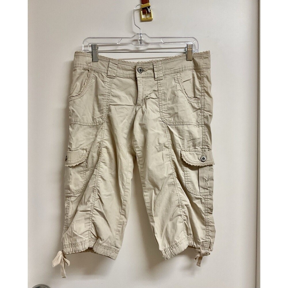 Vintage Arizona Jean Beige Cargo Capri Pants Low Rise Y2K style cotton size 9